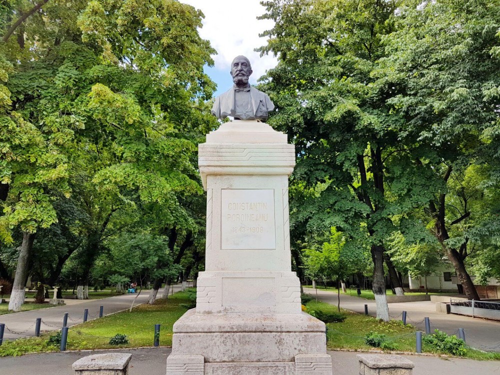 Constantin Poroineanu Statue
